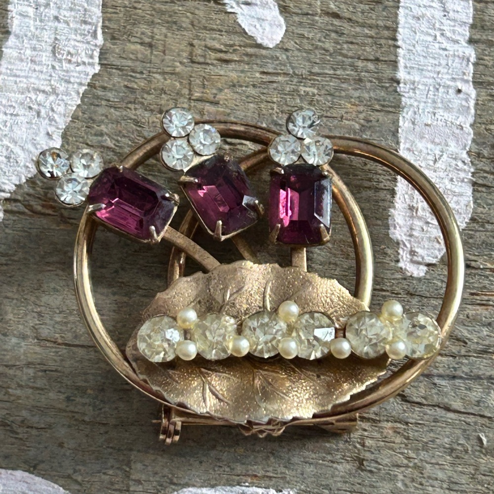 VTG 1950 Amethyst Elegant Gold and Purple Brooch